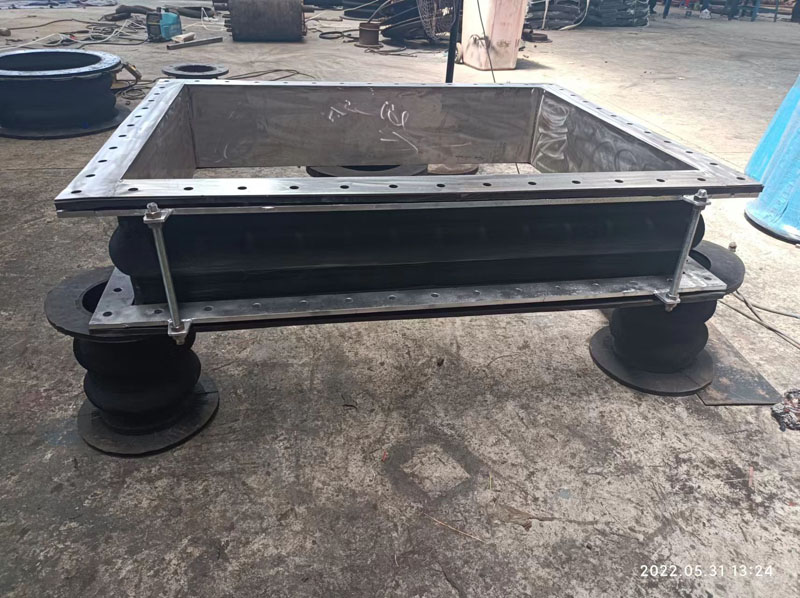 ما هو الوصلة الناعمة المطاطية للمروحة المستطيلة ولماذا هي ضرورية لنظام التدفئة والتهوية وتكييف الهواء (HVAC) الخاص بك